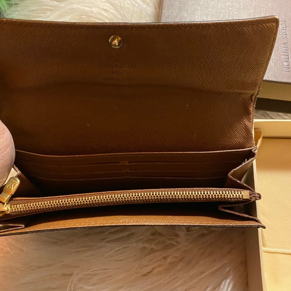 Authentic Bifold Wallet Monogram - Picture 2 of 10